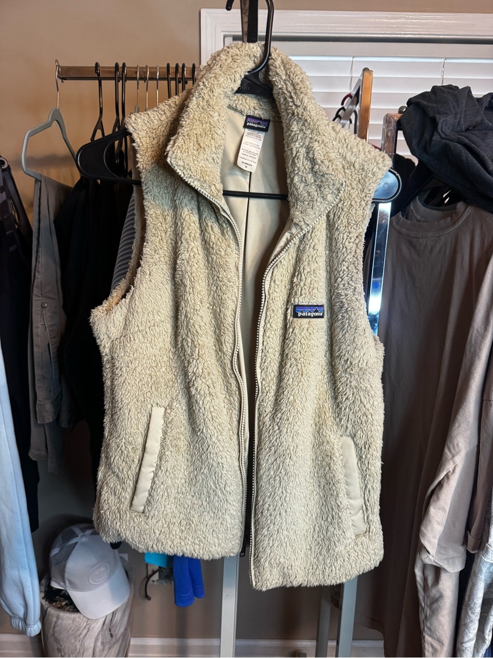 Patagonia Cream Sherpa Fleece Vest - Sleeveless Zip-Up